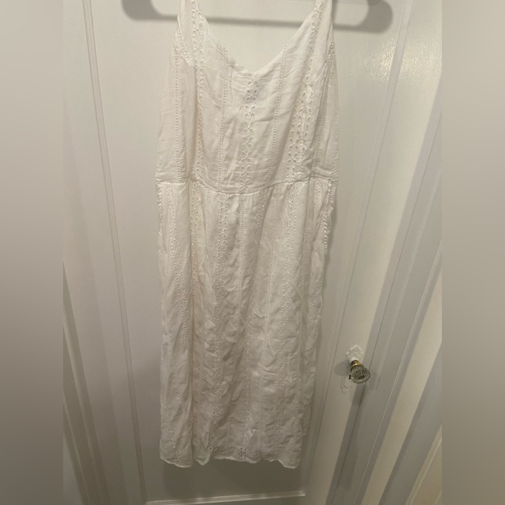 Old Navy White Sleeveless Maxi Sundress